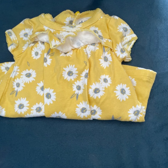 Yellow flower shirt and one piece for your baby and a bow - Picture 3 of 4